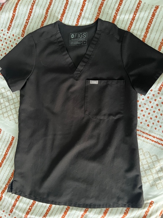 Figs Tops - FIGS Women’s Black V-Neck Short Sleeve Scrub Top